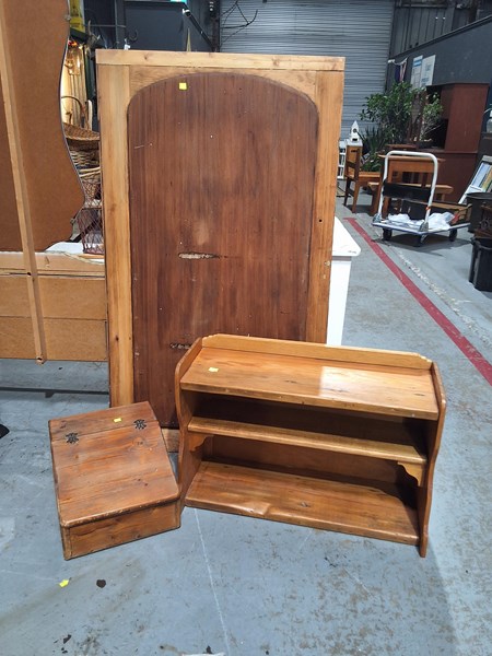 Lot 378 - WOODEN LOT