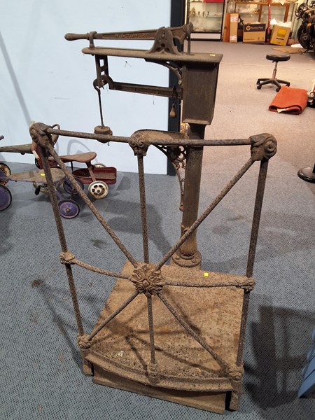 Lot 338 - INDUSTRIAL SCALES