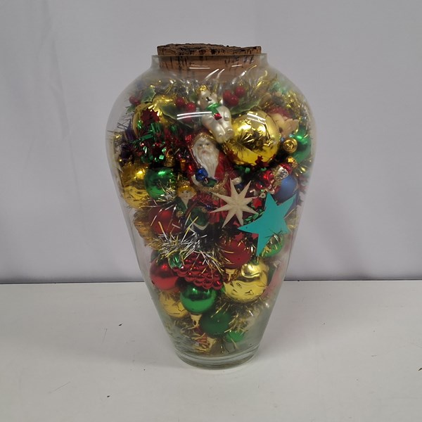 Lot 1209 - CHRISTMAS BAUBLES