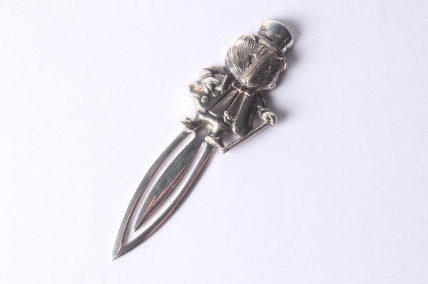 Lot 1129 - SILVER BOOKMARK