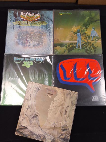 Lot 1185 - YES VINYL RECORDS