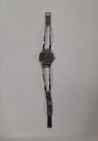 Lot 1153 - LADIES WRISTWATCH