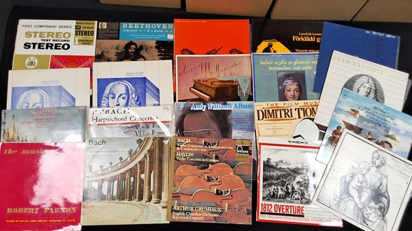 Lot 1392 - VINYL RECORDS