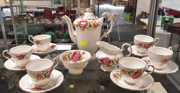 Lot 1613 - TEA SERVICE