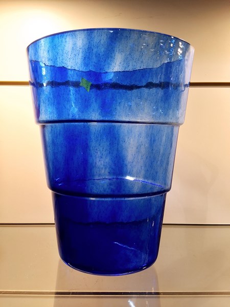 Lot 1403 - KOSTA BODA VASE