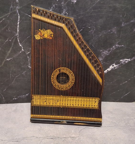 Lot 1656 - VINTAGE ZITHER