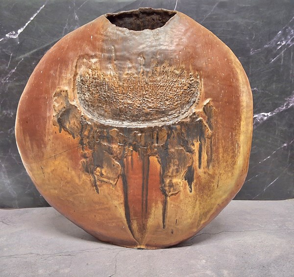 Lot 1360 - STUDIO POTTERY