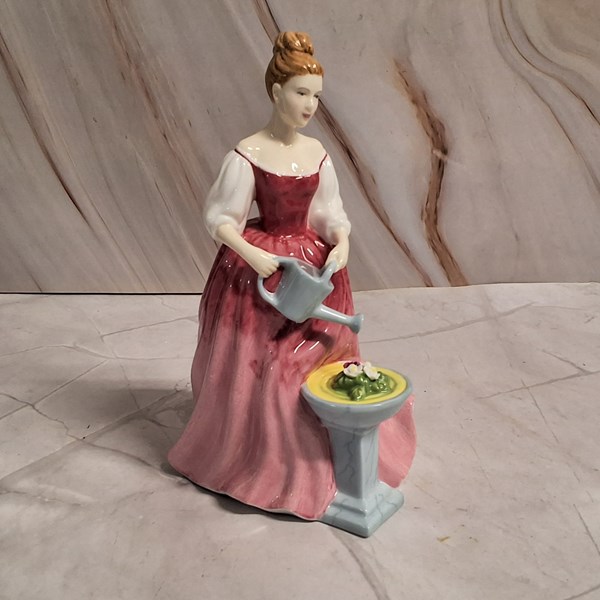 Lot 1257 - ROYAL DOULTON FIGURE