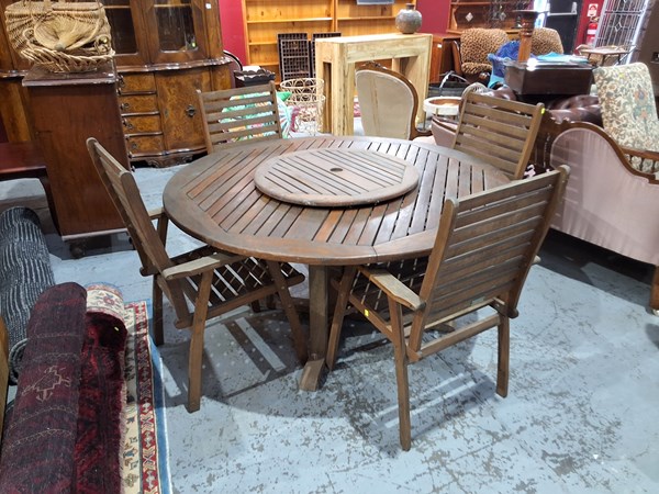Lot 96 - OUTDOOR SETTING