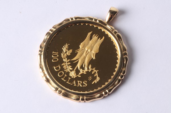 Lot 1122 - GOLD COIN PENDANT