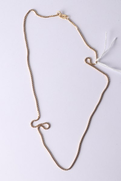 Lot 1048 - GOLD NECKLACE