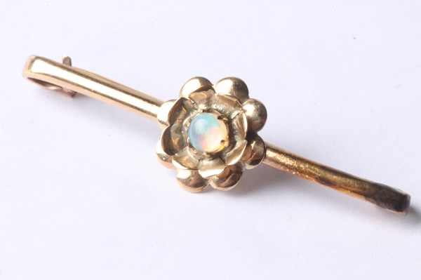 Lot 1059 - BROOCH