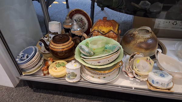 Lot 1254 - DECORATIVE CHINA