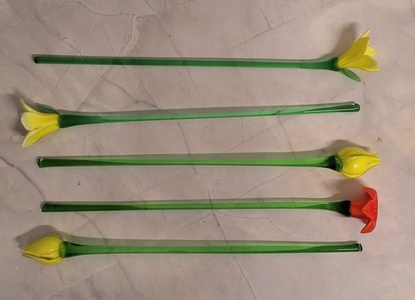 Lot 1513 - GLASS FLOWERS