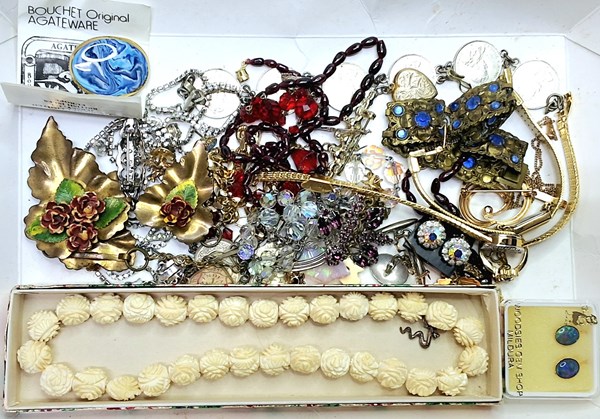 Lot 1176 - JEWELLERY
