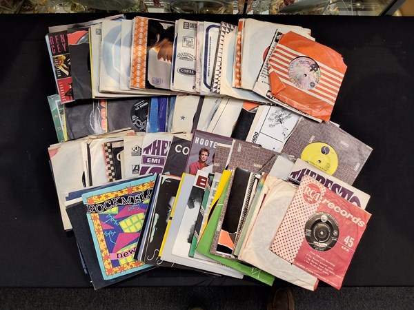 Lot 1477 - VINYL RECORDS