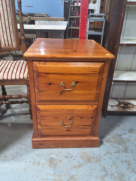 Lot 484 - FILING CABINET