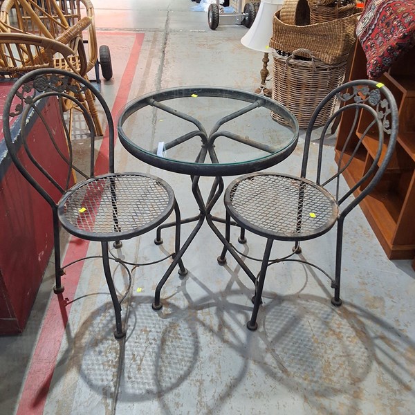 Lot 444 - PATIO SETTING