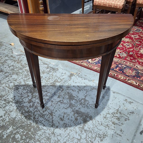 Lot 36 - GAMES TABLE
