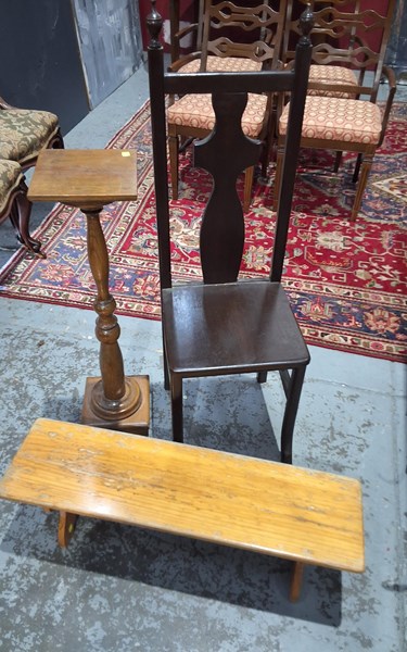 Lot 136 - FURNITURE LOT