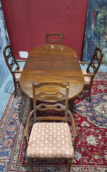 Lot 217 - DINING SUITE