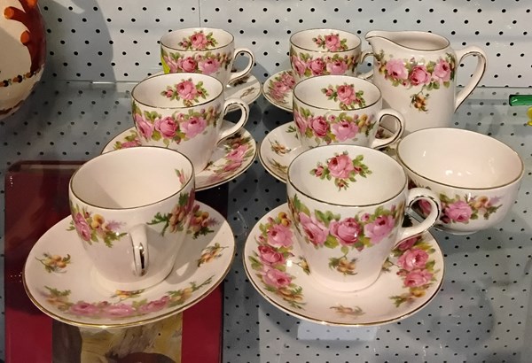 Lot 1512 - TEA SETTING