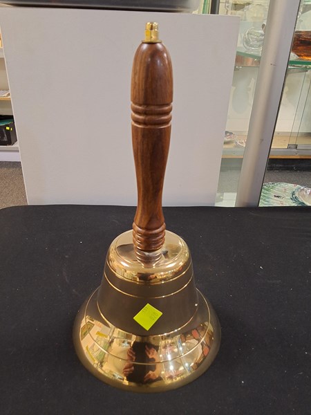 Lot 1460 - SCHOOL BELL