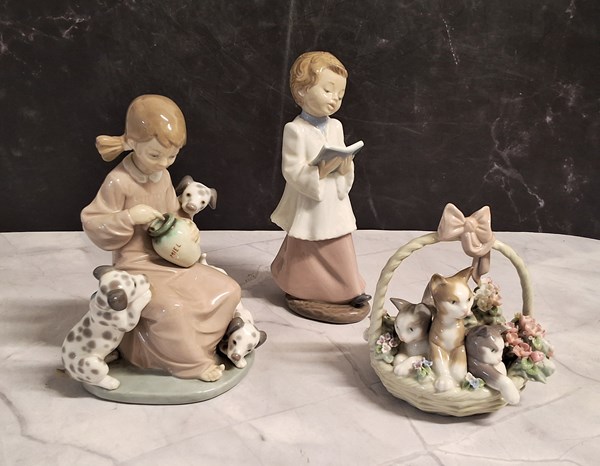 Lot 1533 - PORCELAIN FIGURES
