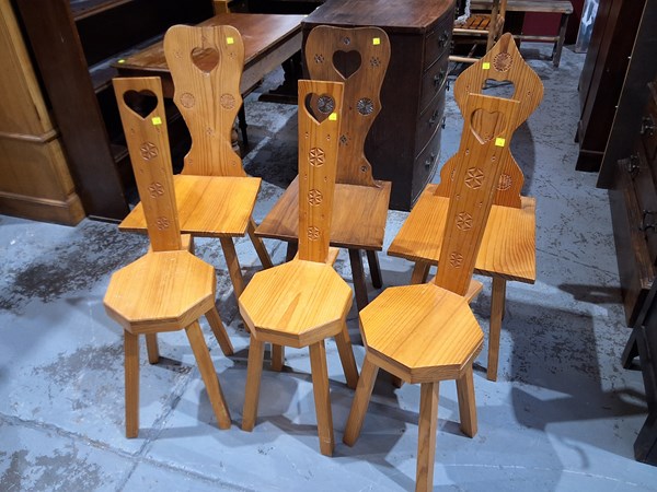 Lot 557 - FOLK ART CHAIRS