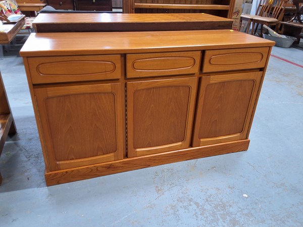 Lot 297 - SIDEBOARD