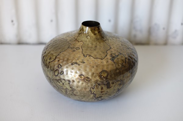 Lot 3 - VASE