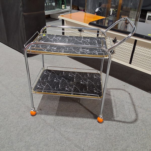 Lot 480 - TRAY MOBILE