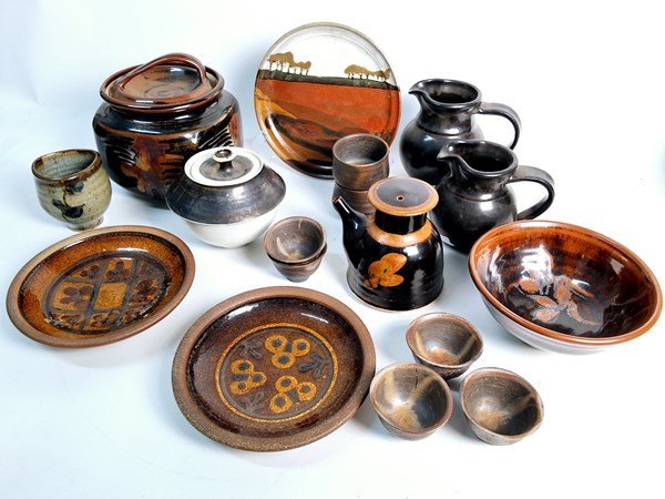 Lot 1285 - AUSTRALIAN POTTERY COLLECTION