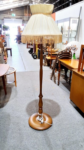 Lot 298 - STANDARD LAMP