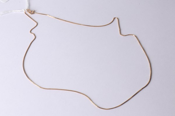 Lot 1052 - GOLD CHAIN