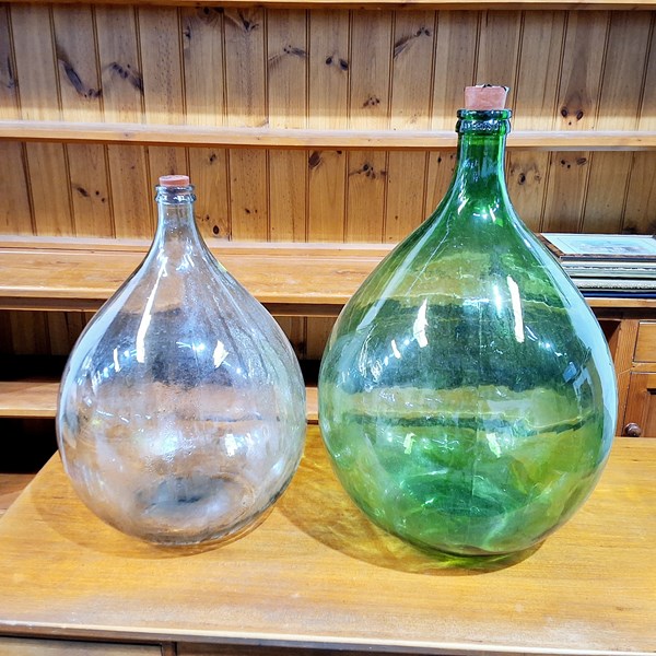 Lot 564 - CARBOYS