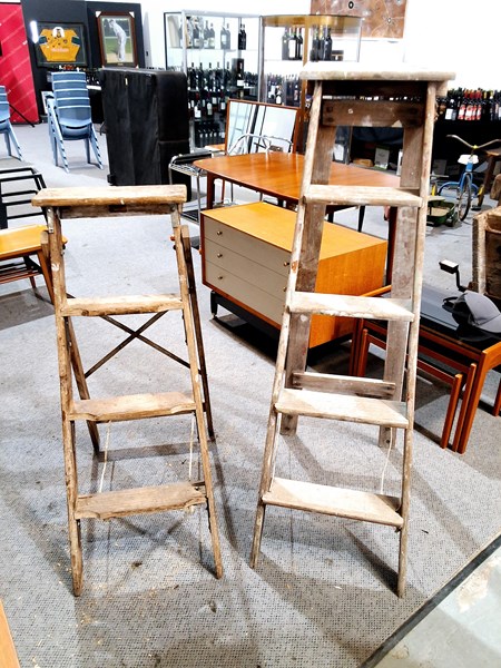 Lot 361 - LADDERS