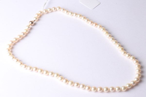 Lot 1038 - PEARL NECKLACE
