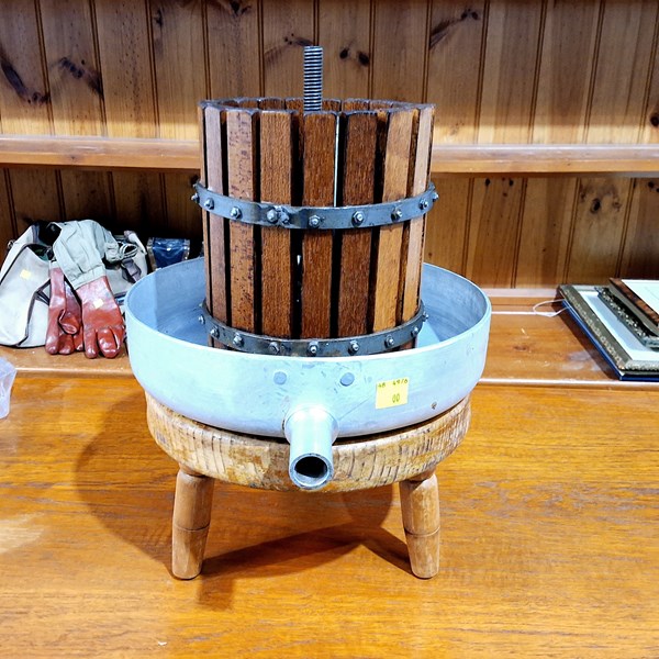 Lot 594 - OLIVE OIL PRESS