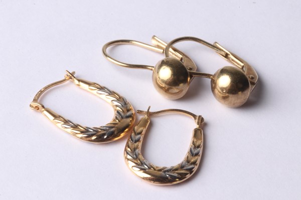 Lot 1164 - GOLD EARRINGS