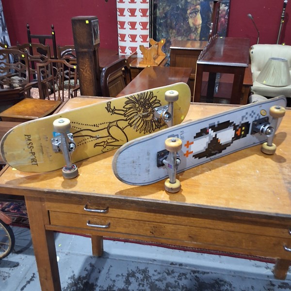 Lot 483 - SKATEBOARDS