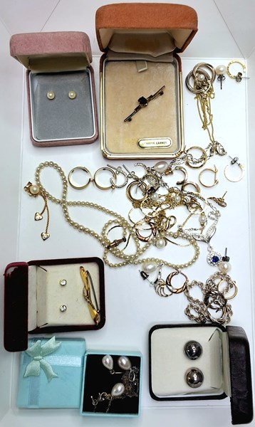 Lot 1186 - JEWELLERY