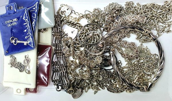 Lot 1175 - JEWELLERY