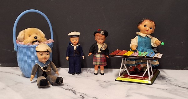 Lot 1422 - VINTAGE TOYS & DOLLS