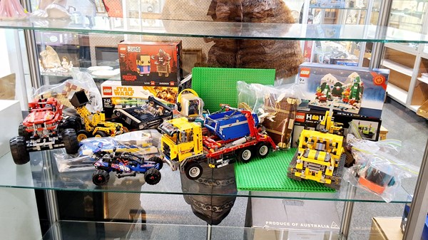 Lot 1245 - LEGO