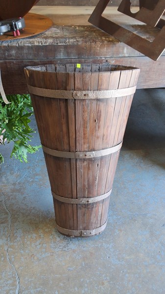 Lot 282 - GRAPE HARVEST BASKET