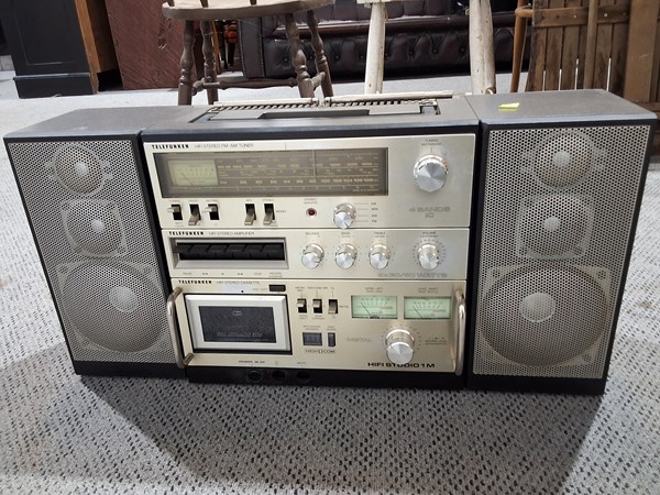 Lot 504 - PORTABLE STEREO