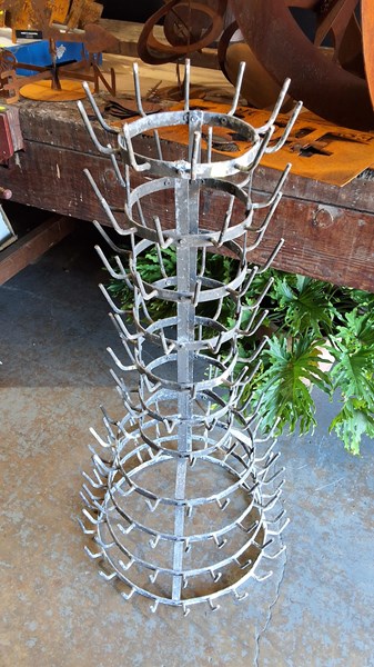 Lot 412 - BOTTLE DRYING RACK