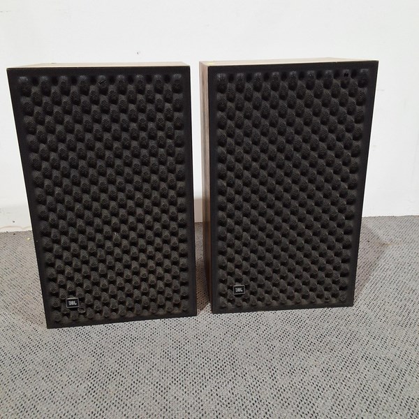 Lot 512 - JBL STEREO SPEAKERS