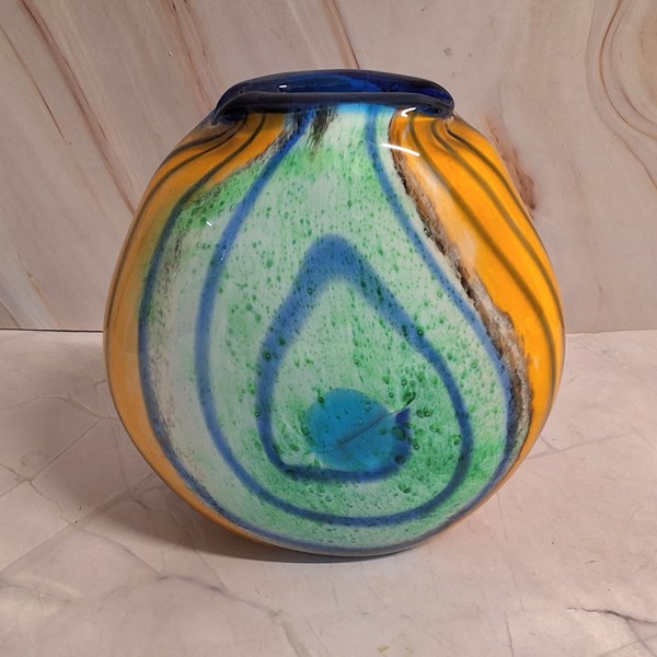 Lot 1400 - STUDIO GLASS VASE